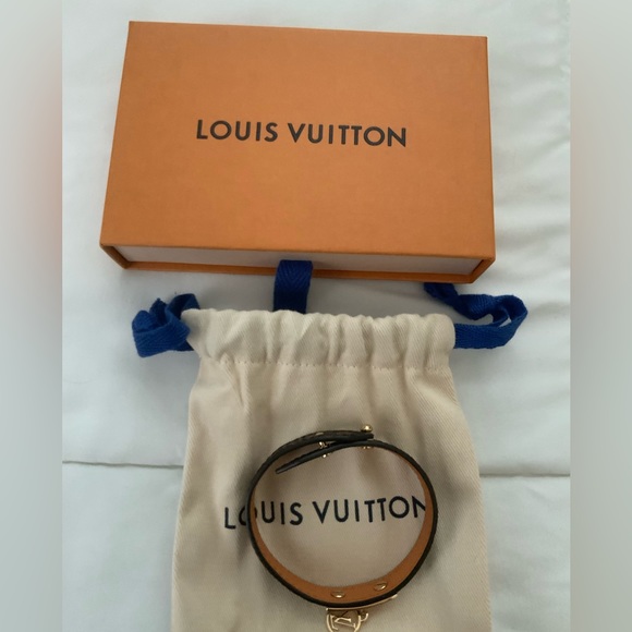 NIB Louis Vuitton Logomania Bracelet Size 17 - Picture 8 of 12